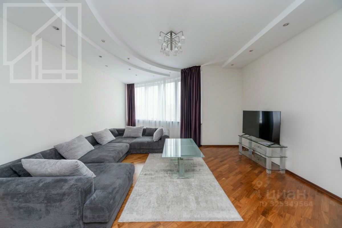 5-комнатная квартира, 210 м²