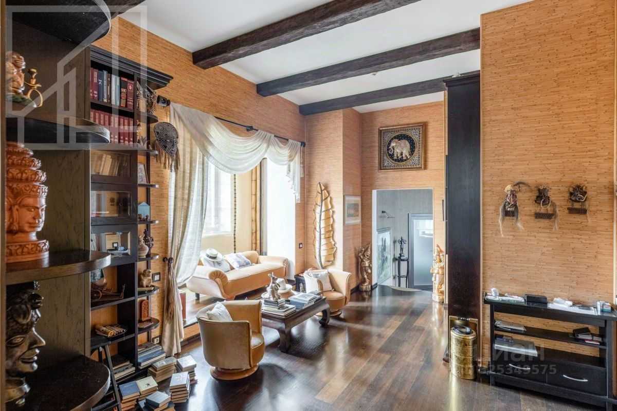 4-комнатная квартира, 300 м² — фотография 2