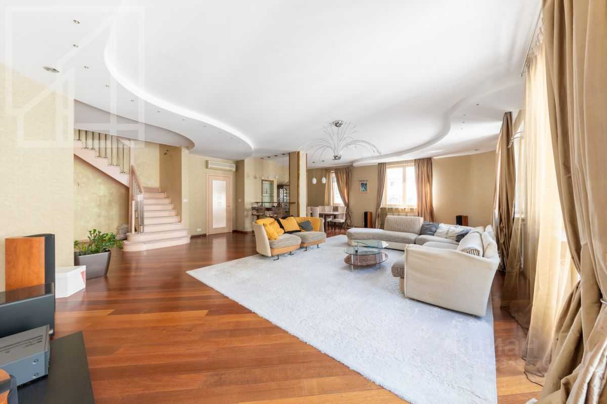 4-комнатная квартира, 180 м²