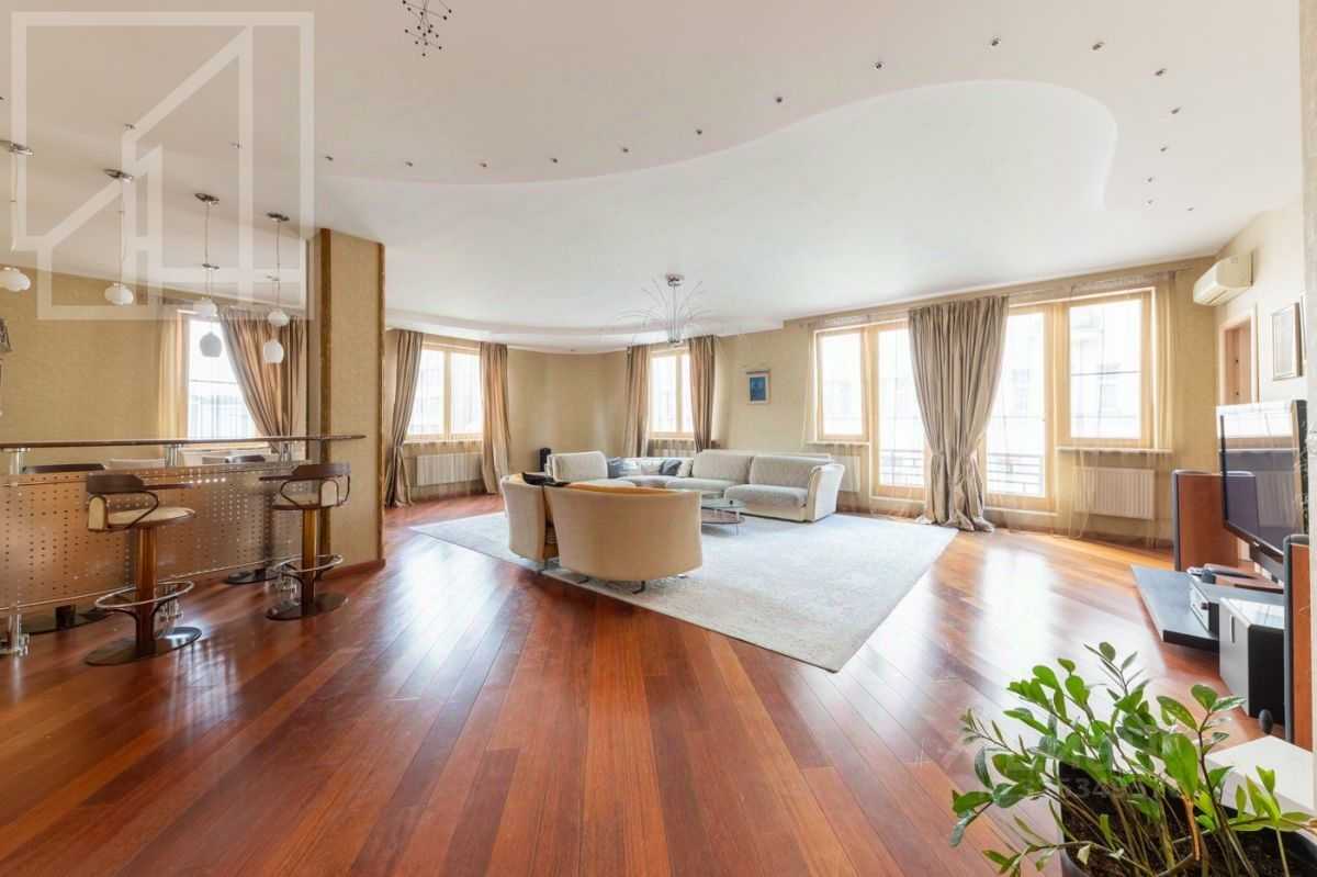 4-комнатная квартира, 180 м² — фотография 2