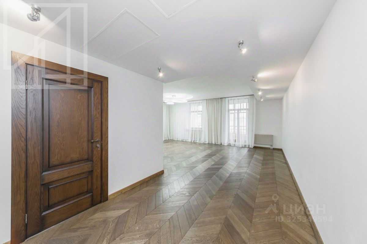 4-комнатная квартира, 180 м² — фотография 2