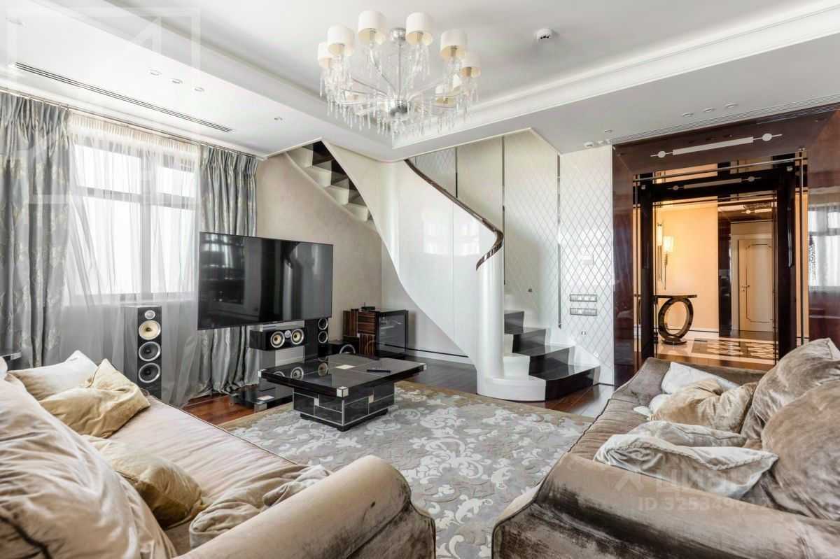 5-комнатная квартира, 230 м²