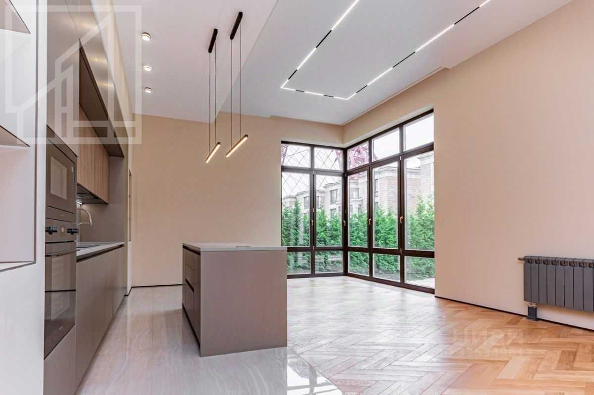 4-комнатная квартира, 230 м²