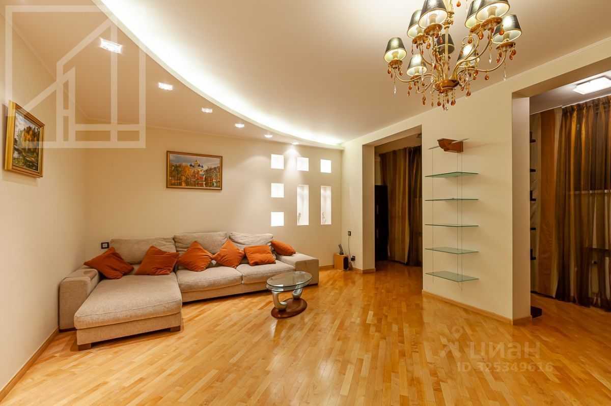 4-комнатная квартира, 215 м²