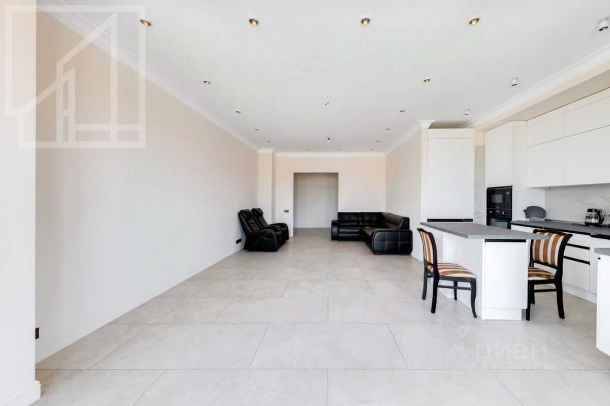 4-комнатная квартира, 150 м² — фотография 2