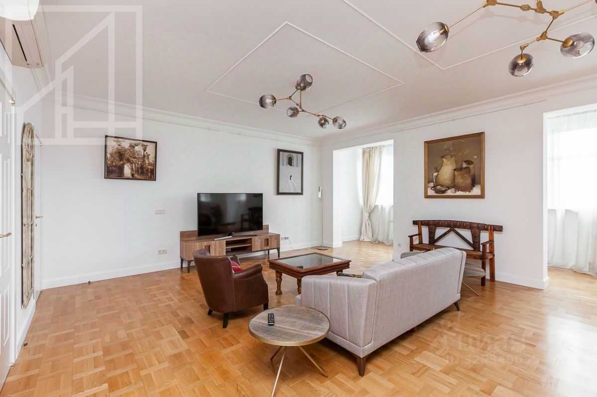 4-комнатная квартира, 200 м²