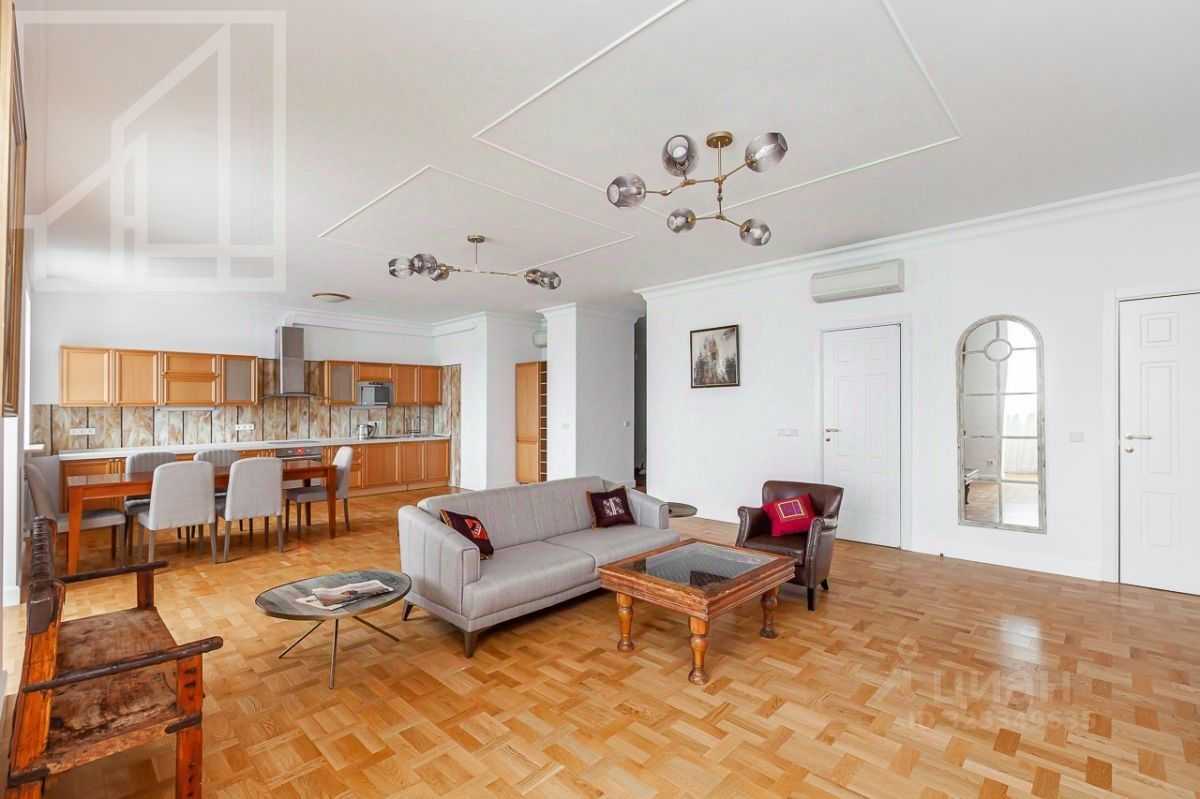 4-комнатная квартира, 200 м² — фотография 2