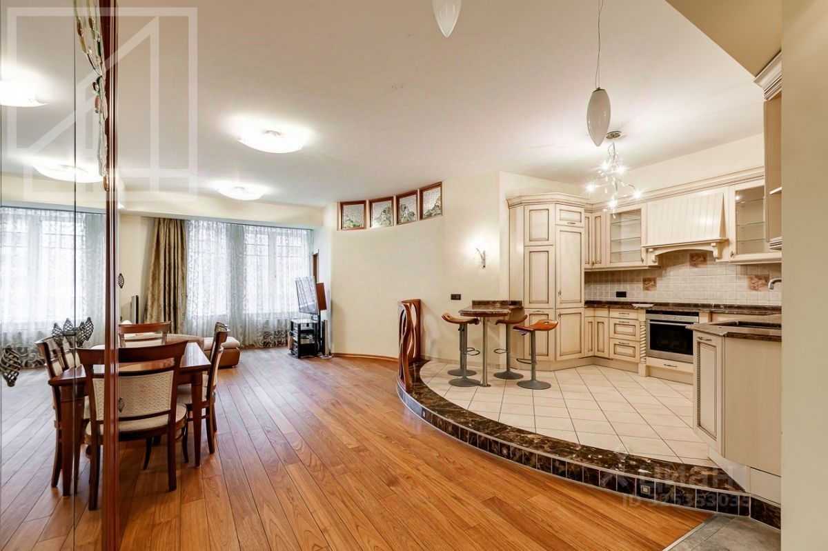 4-комнатная квартира, 130 м²