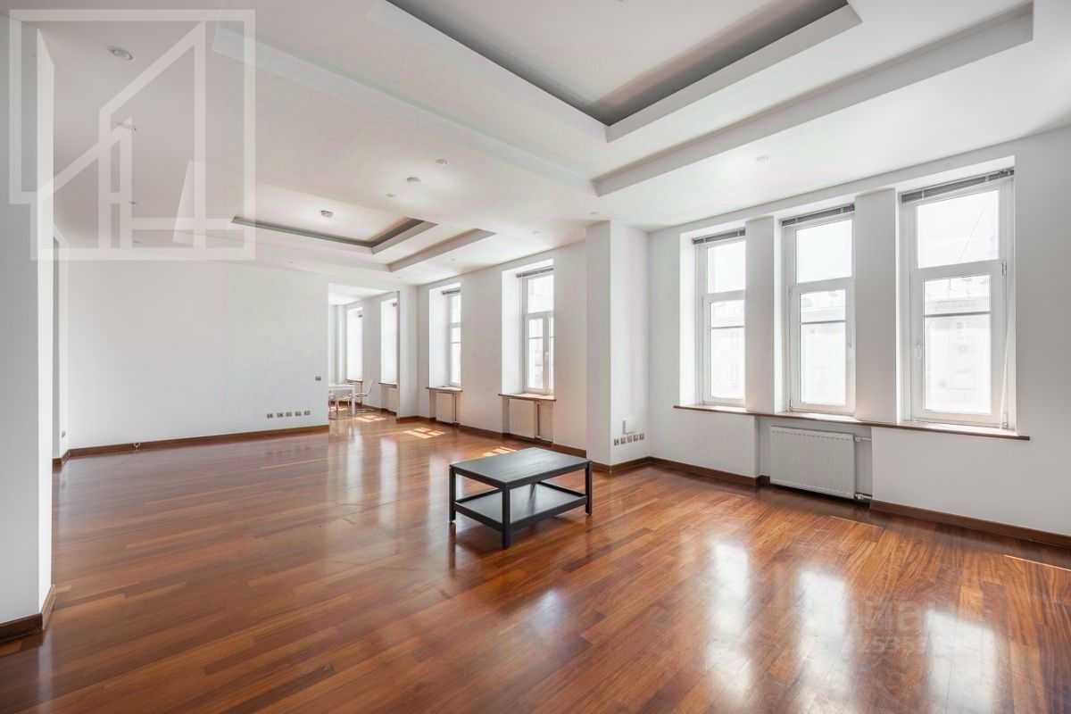 4-комнатная квартира, 235 м² — фотография 2