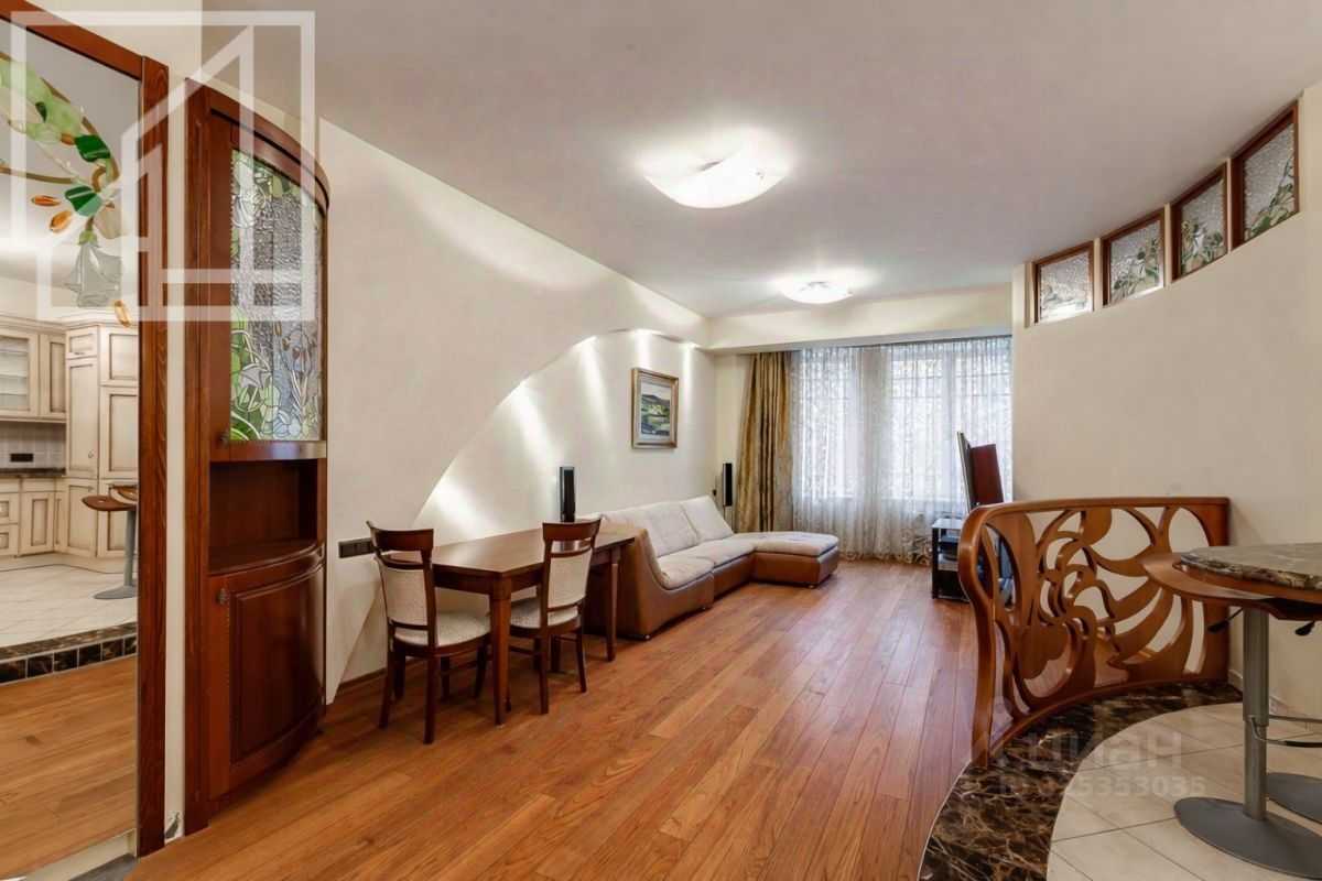 4-комнатная квартира, 130 м² — фотография 2