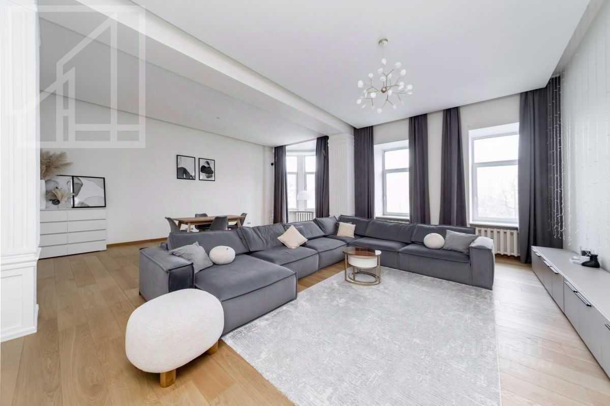 5-комнатная квартира, 213 м²