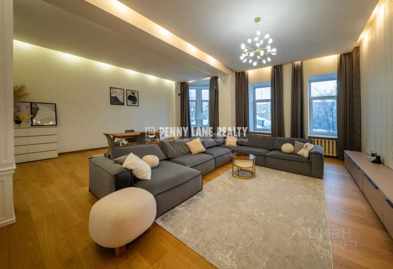 5-комнатная квартира, 235 м²