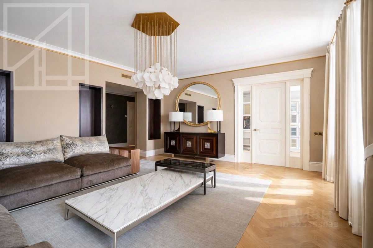 5-комнатная квартира, 230 м²