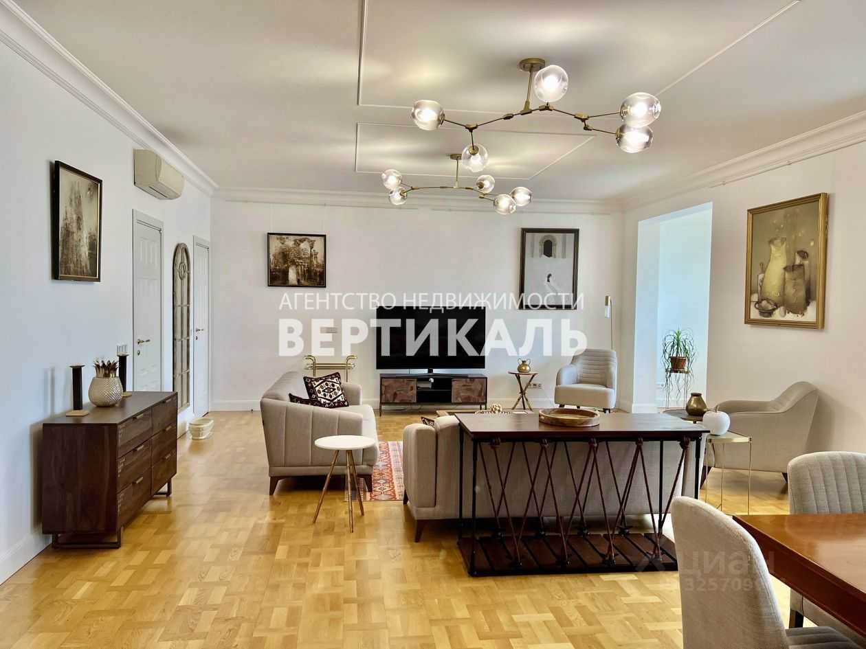 4-комнатная квартира, 210 м² — фотография 3