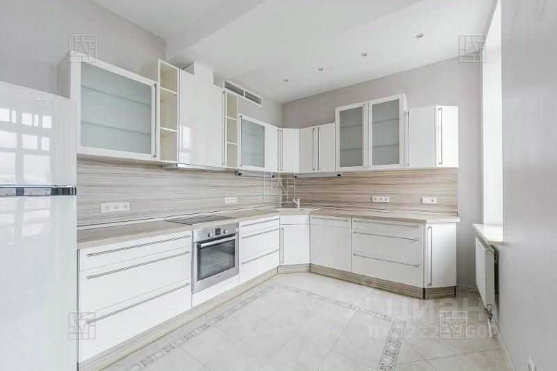 4-комнатная квартира, 180 м² — фотография 3