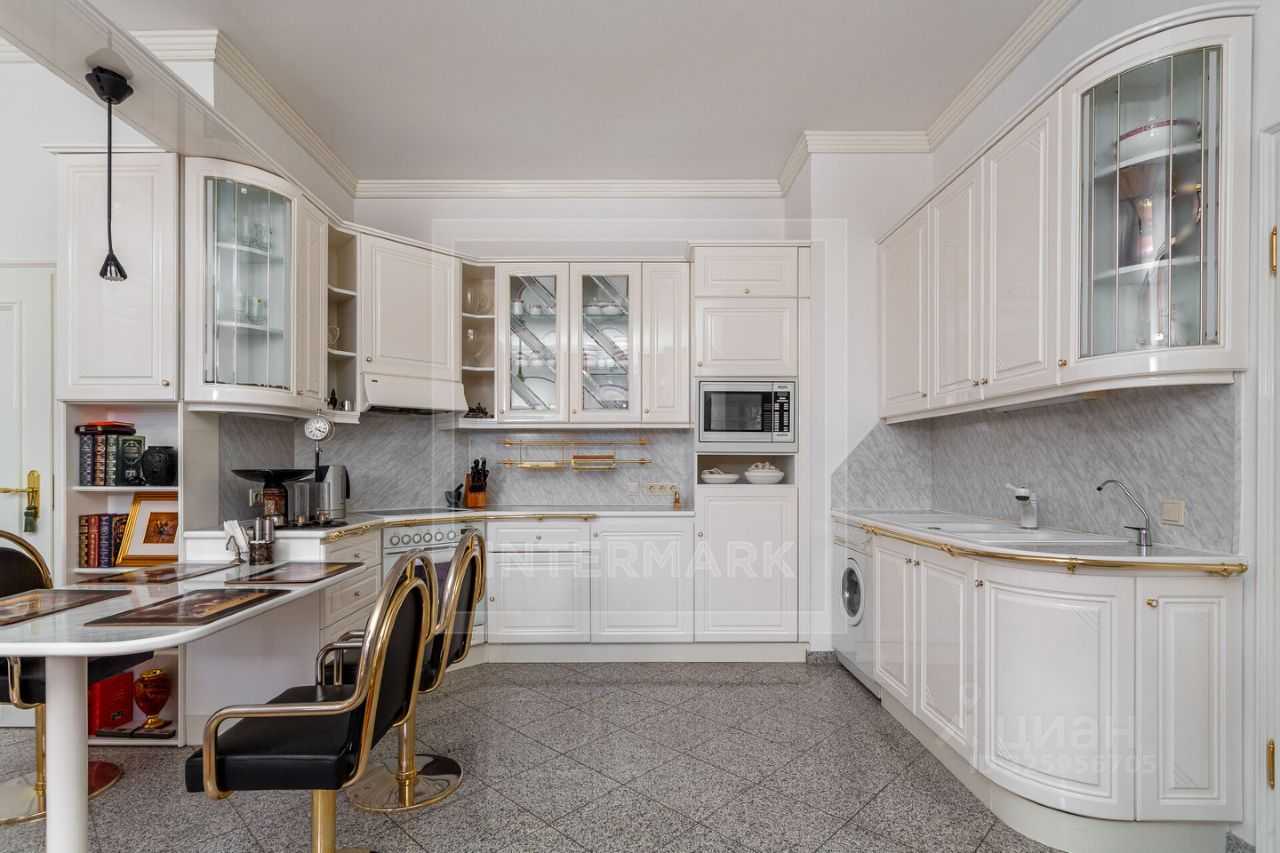 4-комнатная квартира, 170 м² — фотография 3