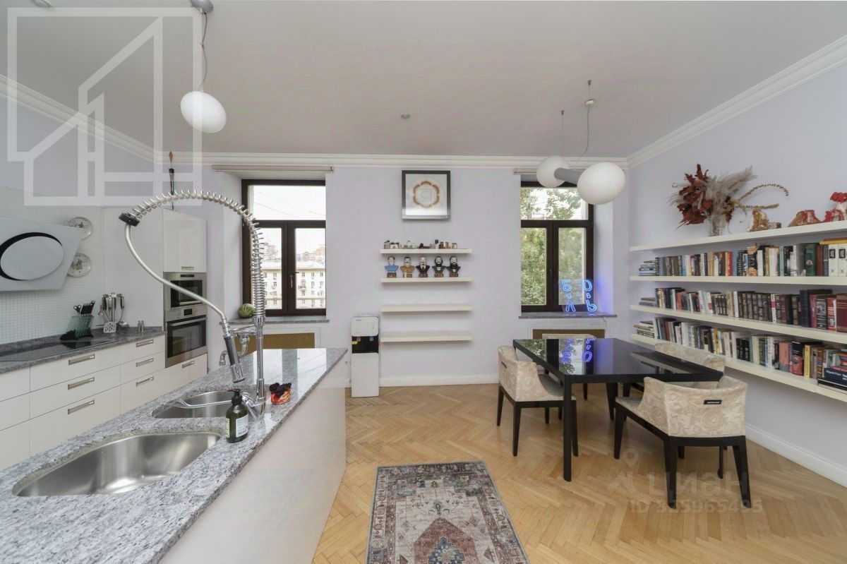 3-комнатная квартира, 197 м²