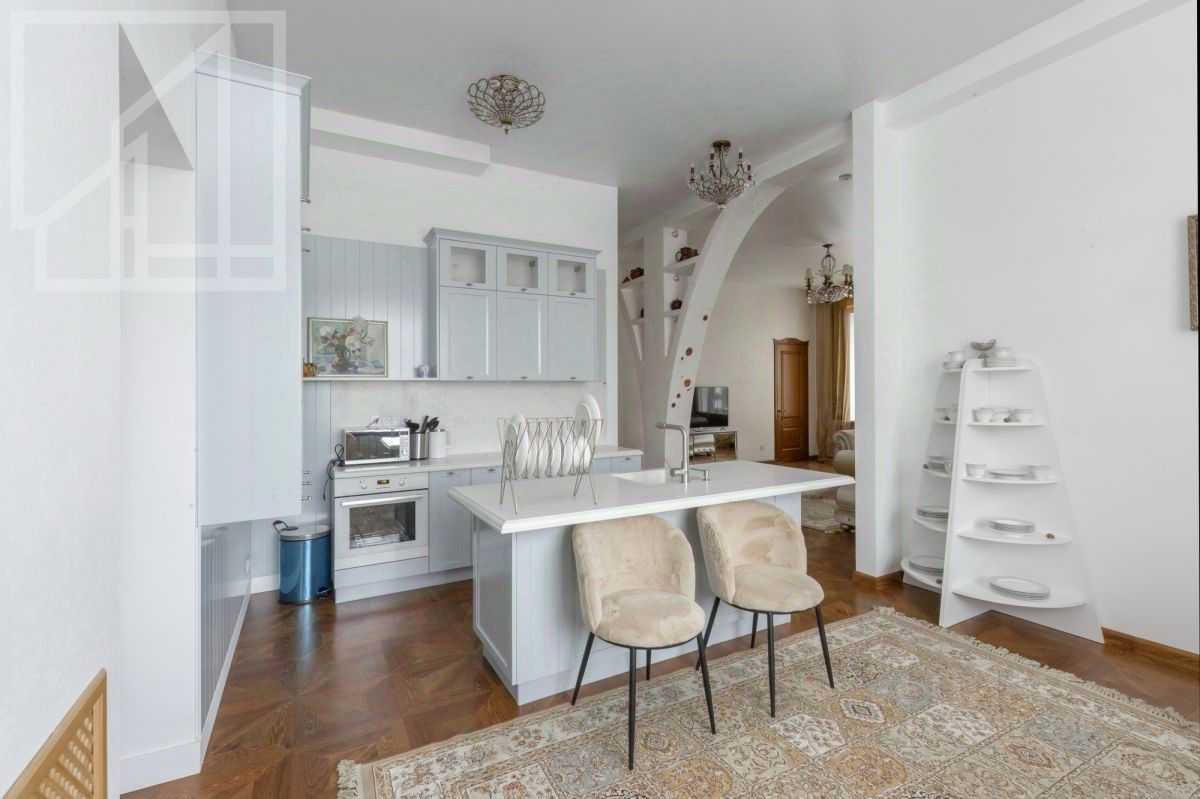 4-комнатная квартира, 150 м² — фотография 2