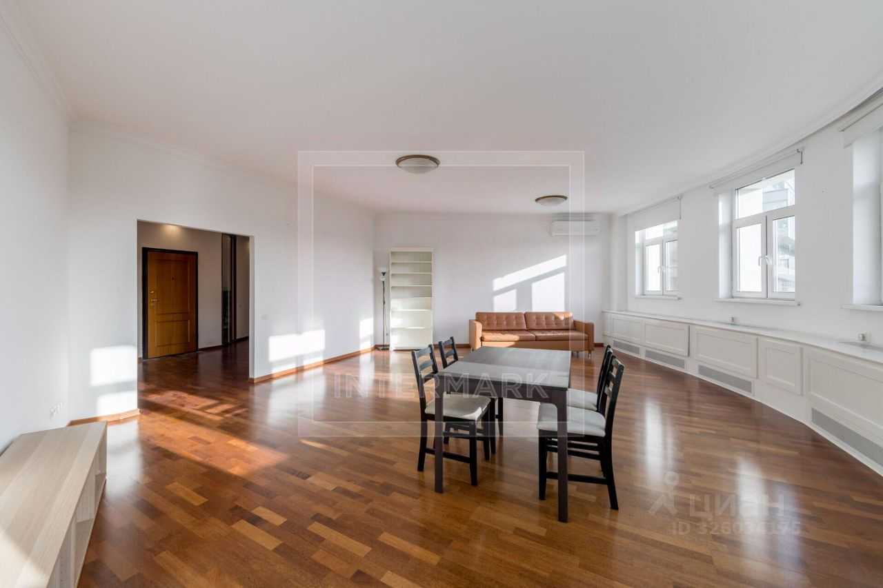 4-комнатная квартира, 208 м²