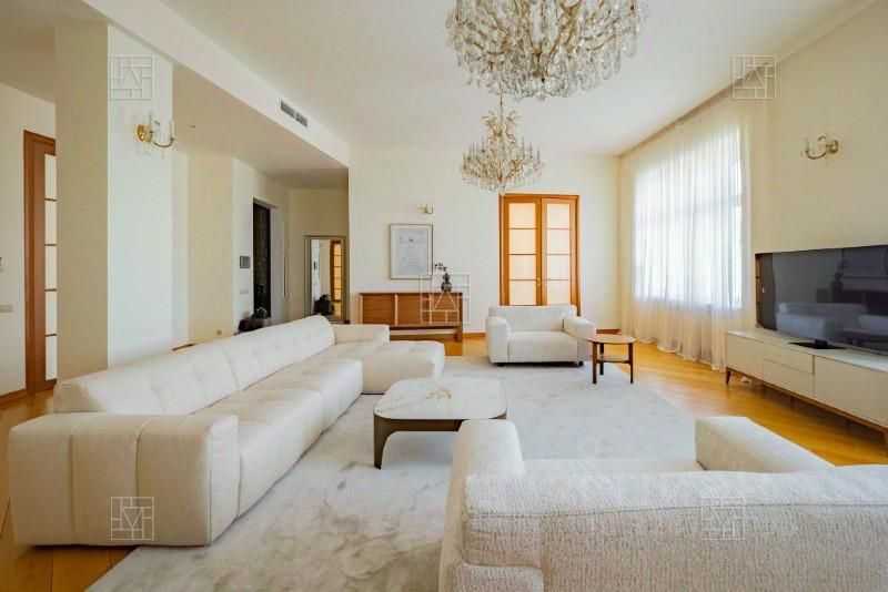 3-комнатная квартира, 142 м²