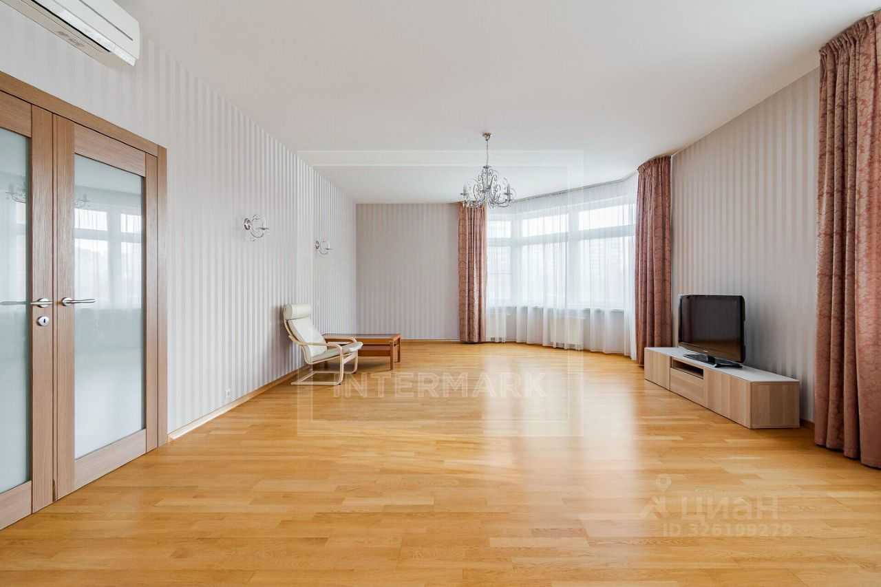 4-комнатная квартира, 182 м² — фотография 2