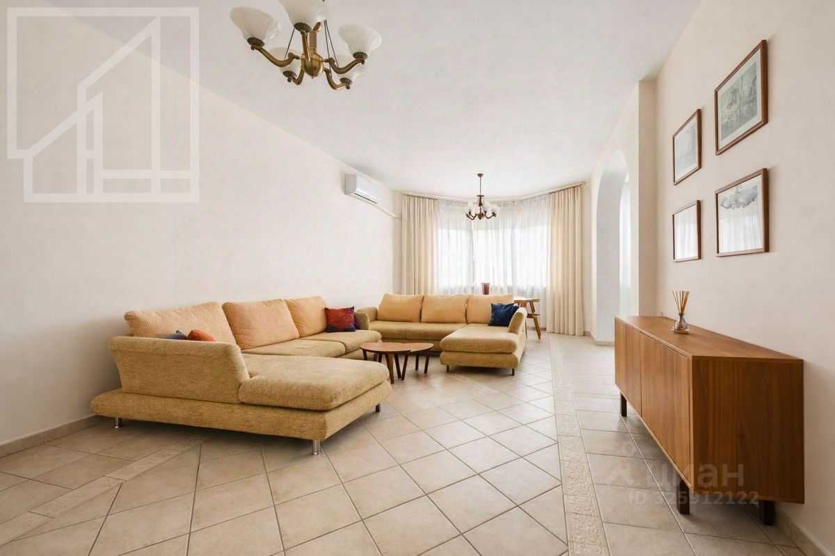4-комнатная квартира, 170 м²