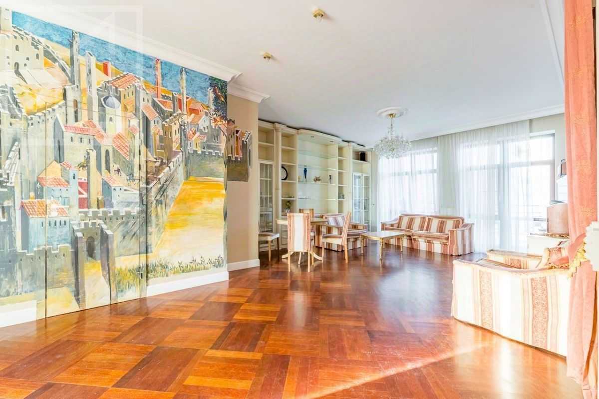4-комнатная квартира, 150 м²