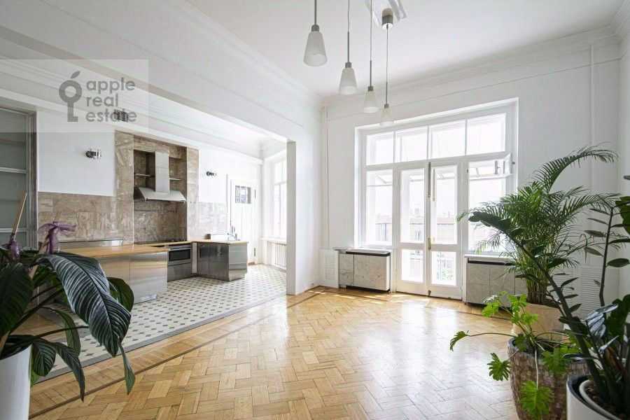 5-комнатная квартира, 210 м²