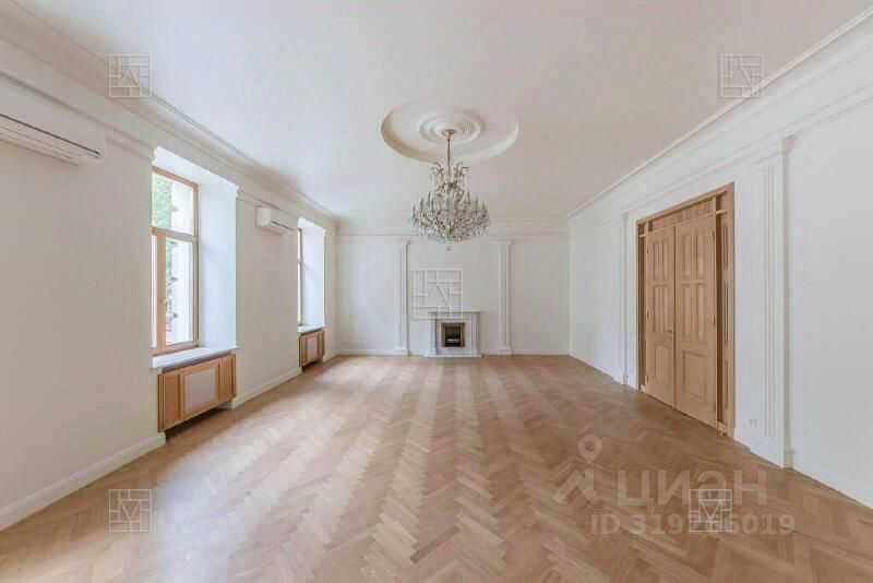 5-комнатная квартира, 220 м² — фотография 2