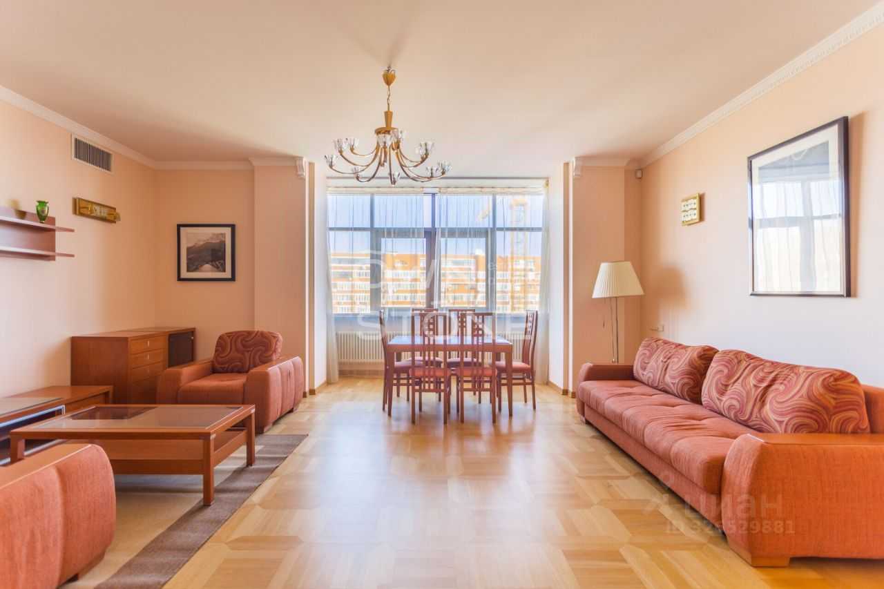 4-комнатная квартира, 180 м²