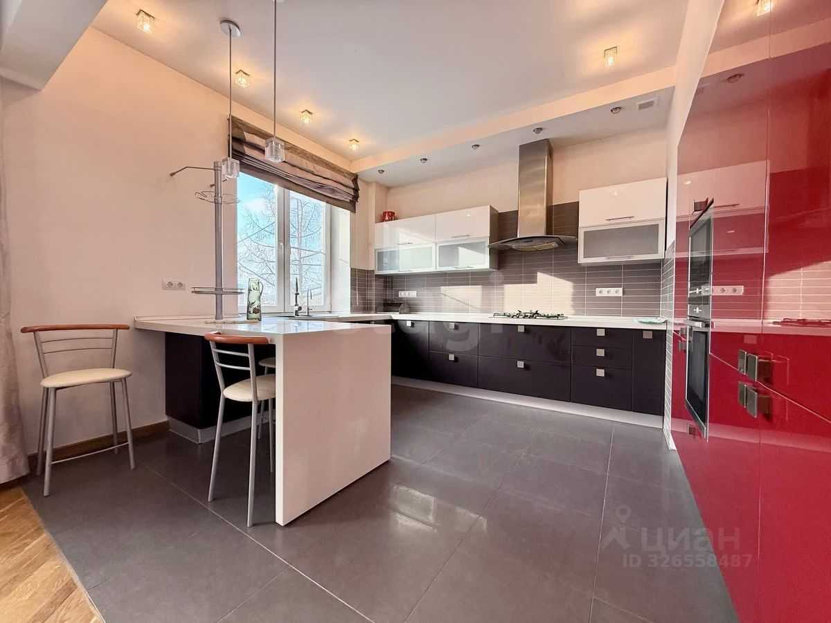 4-комнатная квартира, 110 м² — фотография 2