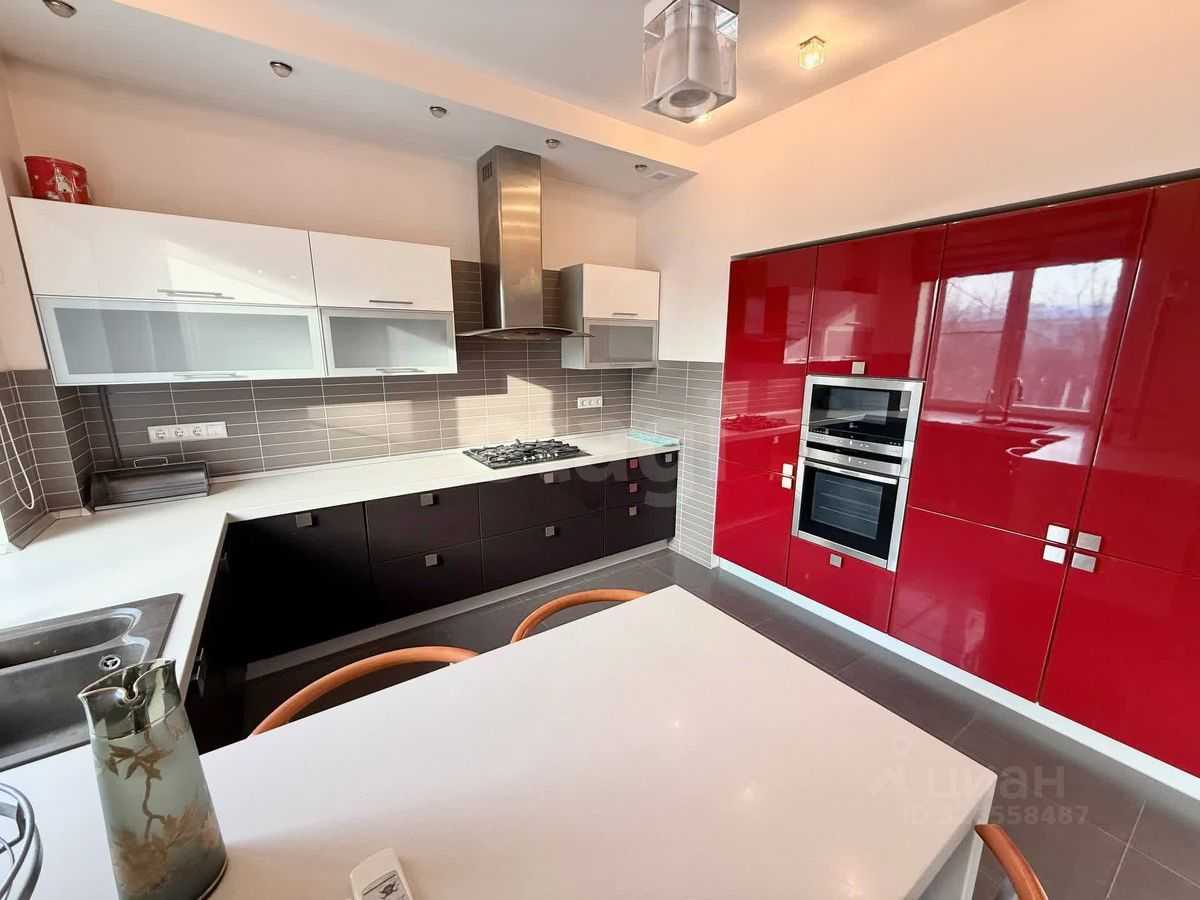 4-комнатная квартира, 110 м² — фотография 3