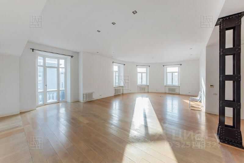 5-комнатная квартира, 220 м²
