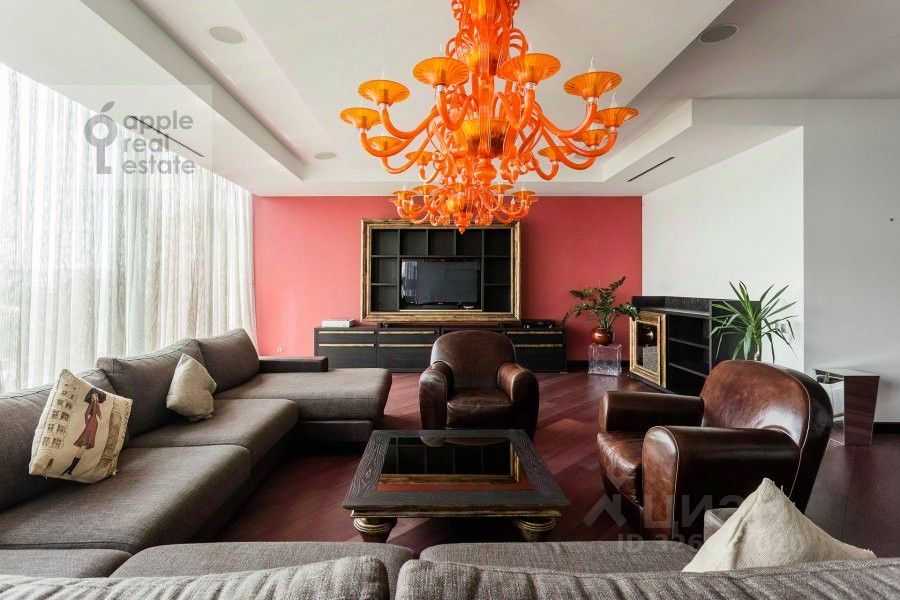 5-комнатная квартира, 300 м²