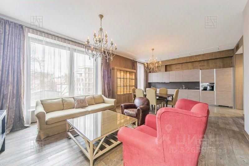 2-комнатная квартира, 70 м² — фотография 3