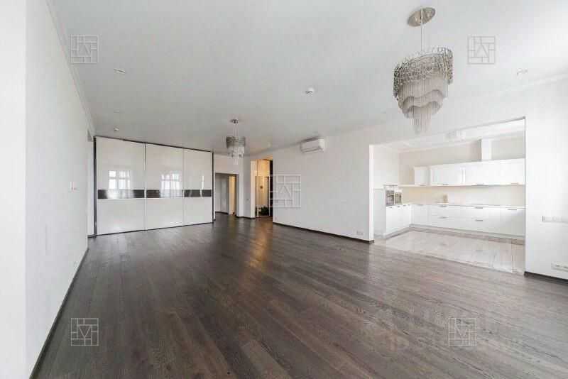 5-комнатная квартира, 230 м²