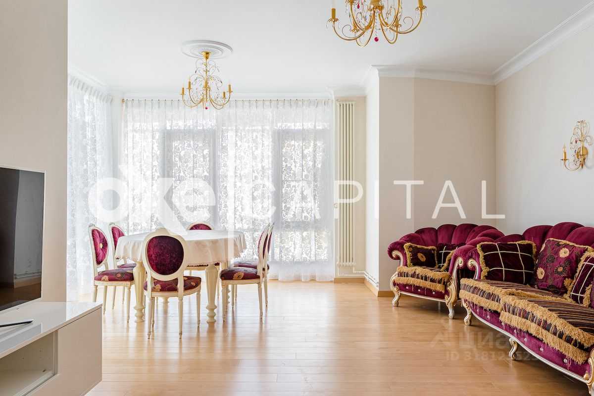 5-комнатная квартира, 220 м²