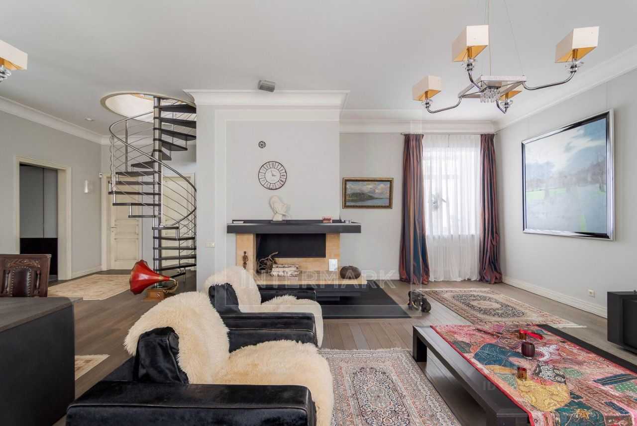 5-комнатная квартира, 220 м² — фотография 2