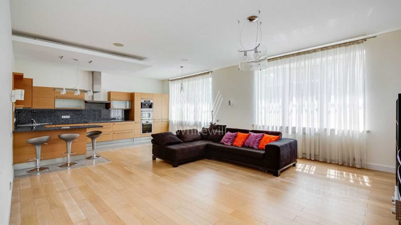 5-комнатная квартира, 204 м²