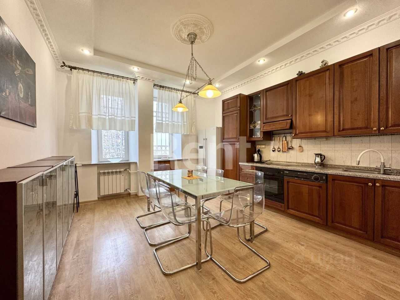4-комнатная квартира, 130 м² — фотография 2