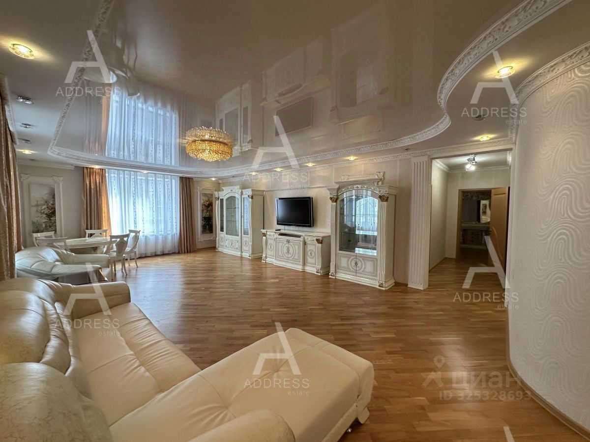4-комнатная квартира, 190 м² — фотография 2
