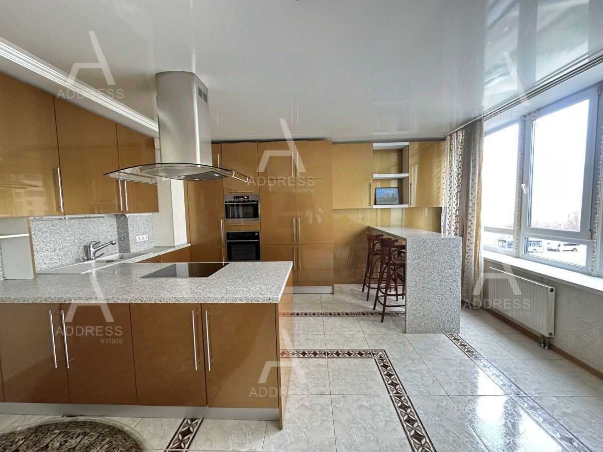 4-комнатная квартира, 200 м² — фотография 3