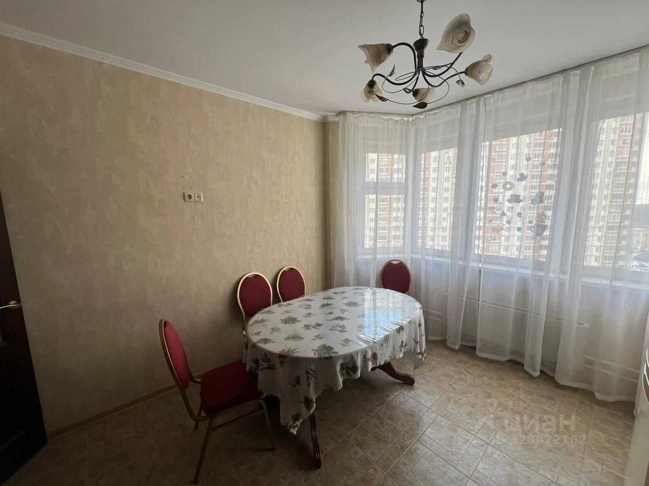 2-комнатная квартира, 75 м² — фотография 3