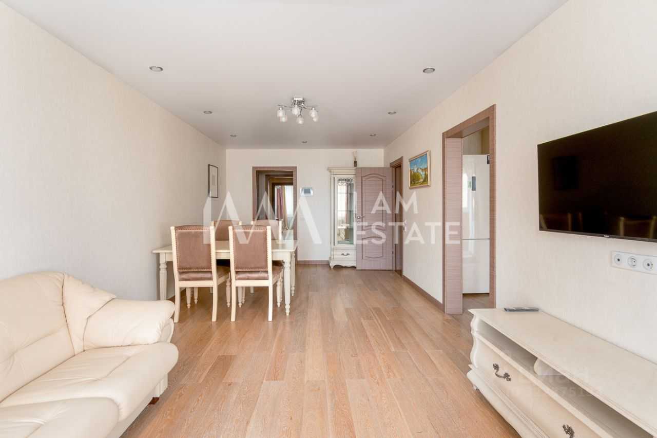 4-комнатная квартира, 140 м² — фотография 2