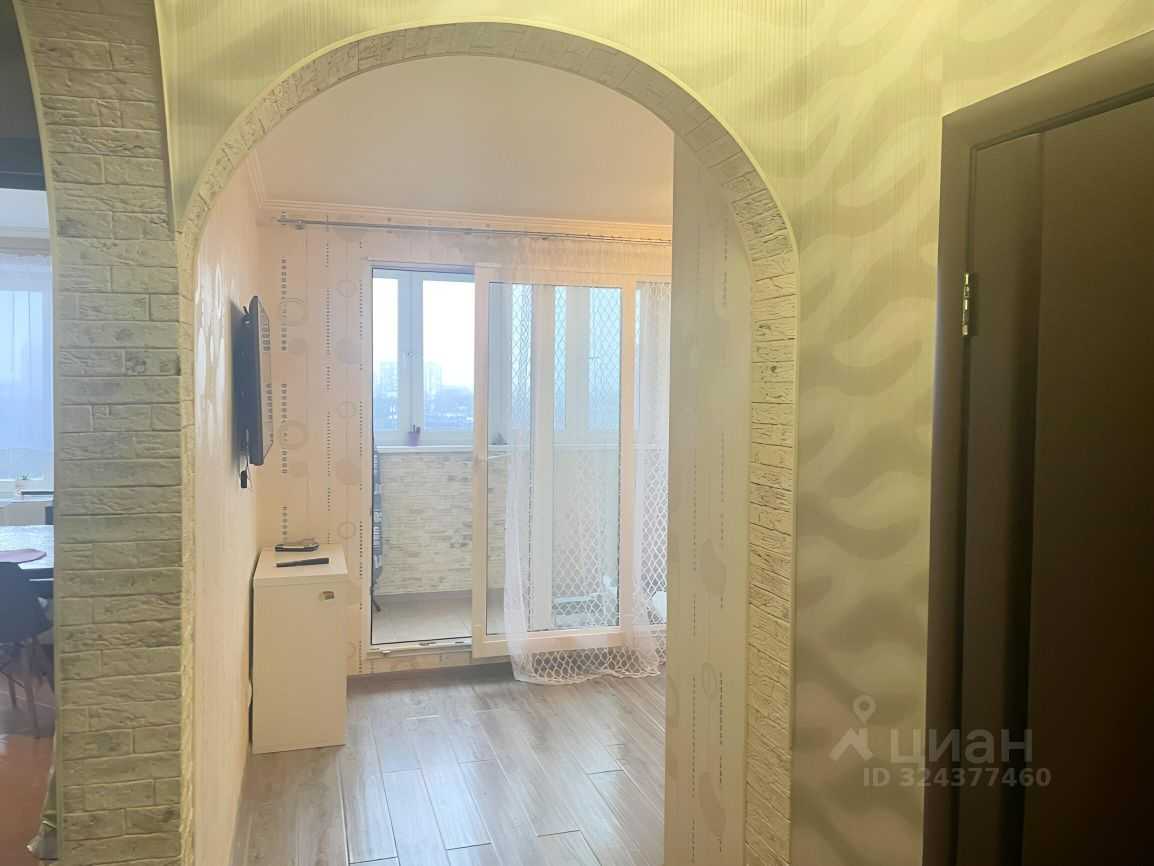 2-комнатная квартира, 77 м² — фотография 2