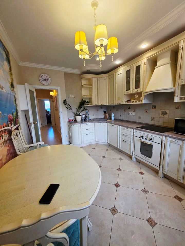 2-комнатная квартира, 72 м² — фотография 3