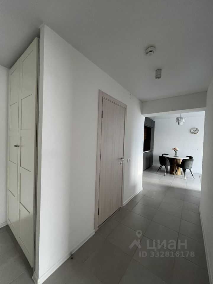 2-комнатная квартира, 56 м² — фотография 3