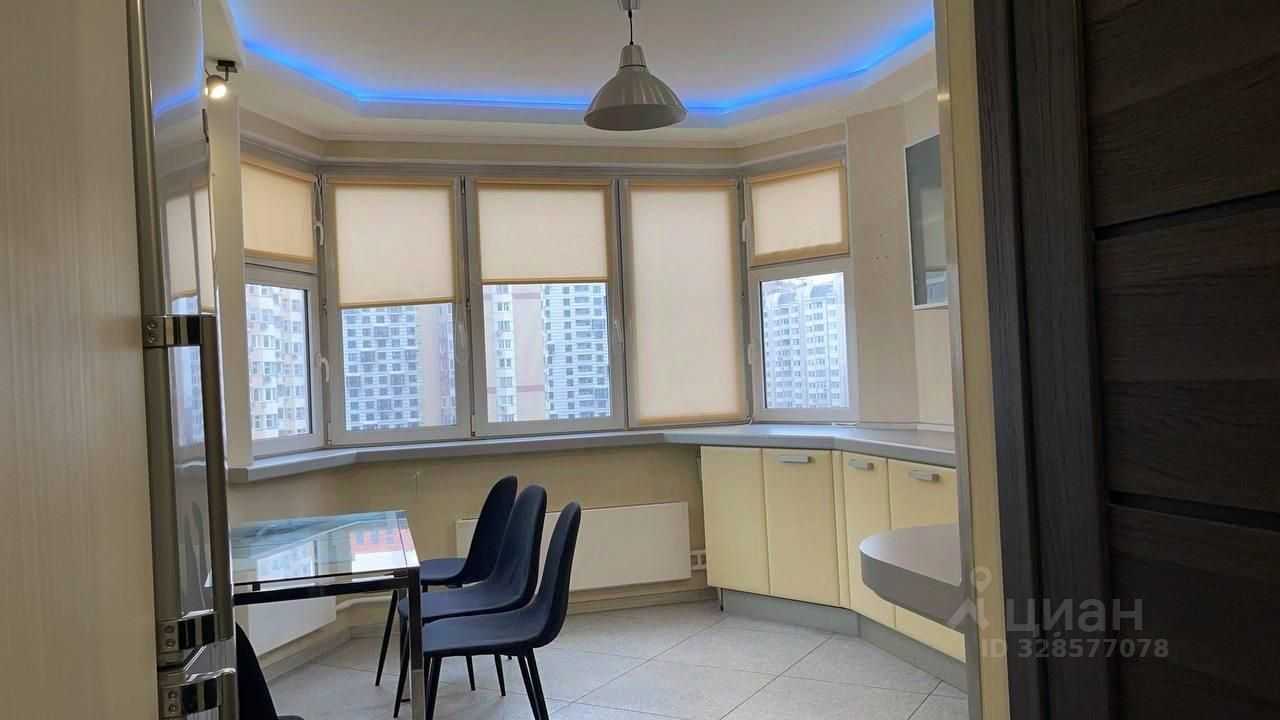 2-комнатная квартира, 60,5 м² — фотография 2