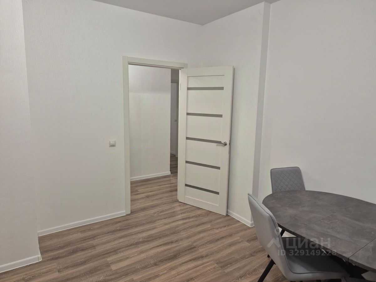 2-комнатная квартира, 60,3 м² — фотография 2