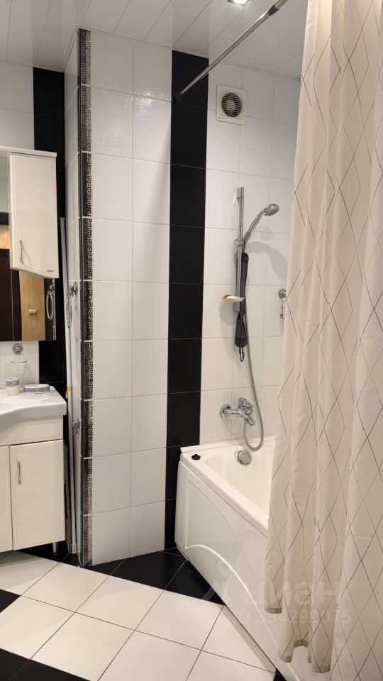 2-комнатная квартира, 76 м² — фотография 3